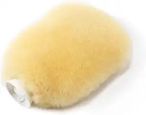 Hofbrucker® Hochwertige Lammfell Wärmflasche mit kuscheligem Bezug für das Bett 