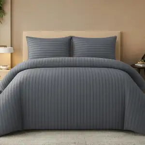 Pamposh Satin-Streifen-Bettwäsche-Set, Premium-Hotelqualität, hypoallergen, ultr